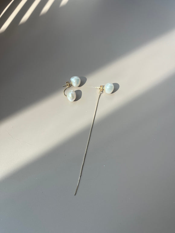 Moon drop baroque pearl piercing